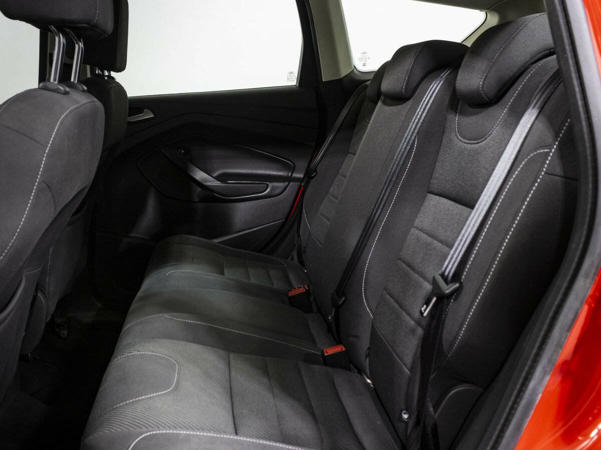 Ford Kuga с пробегом — 2015 год. Фото: #11