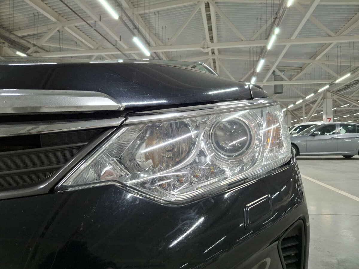 Toyota Camry с пробегом — 2015 год. Фото: #15