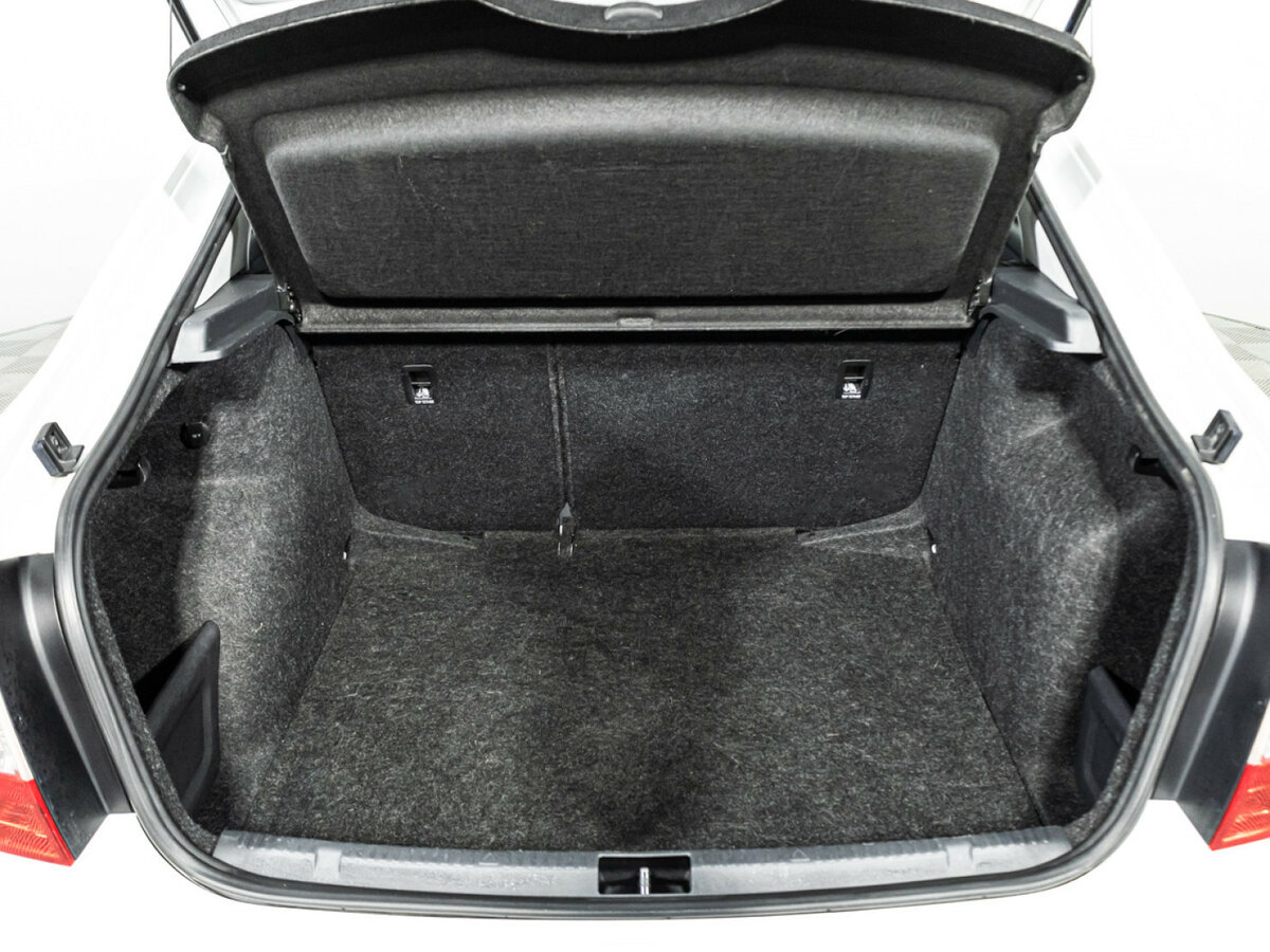 Skoda Rapid с пробегом — 2016 год. Фото: #15