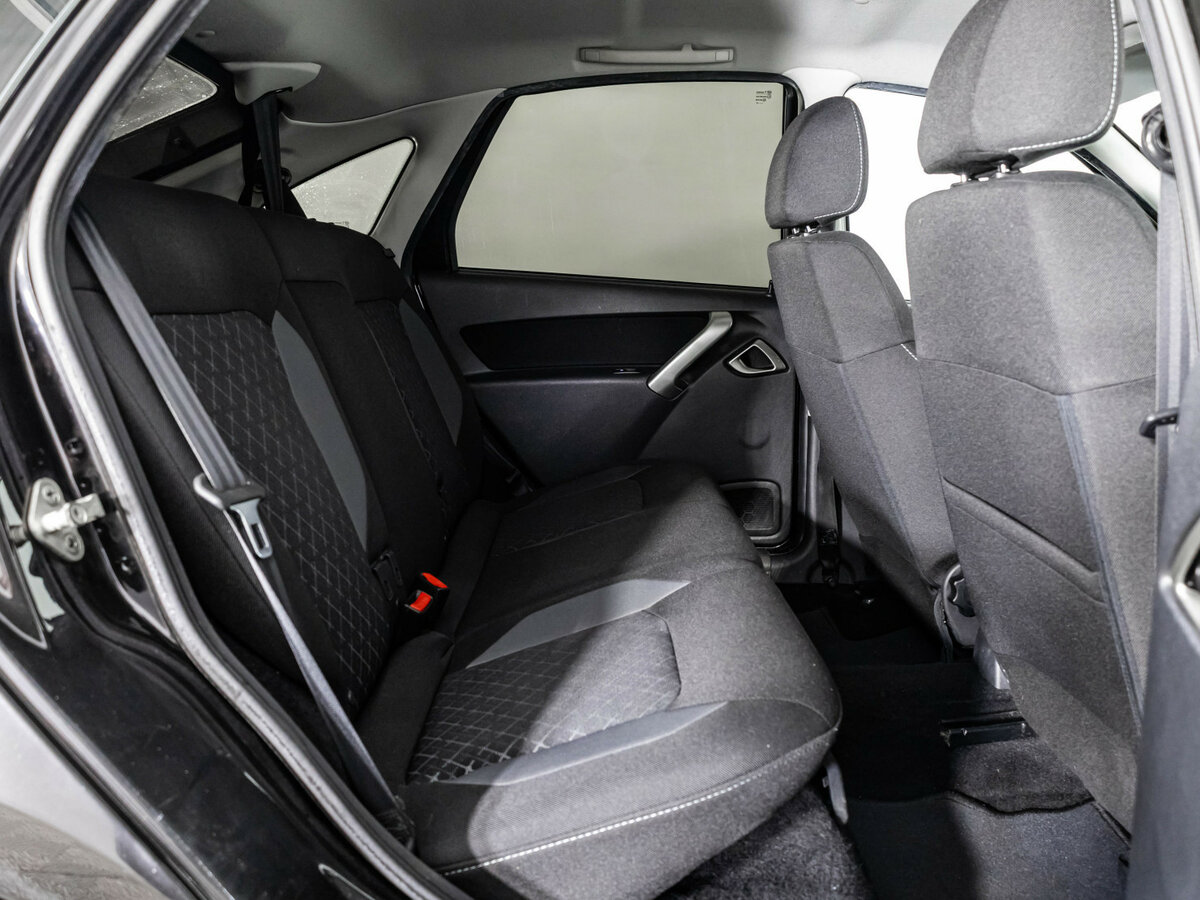 Lada (ВАЗ) Granta с пробегом — 2019 год. Фото: #13