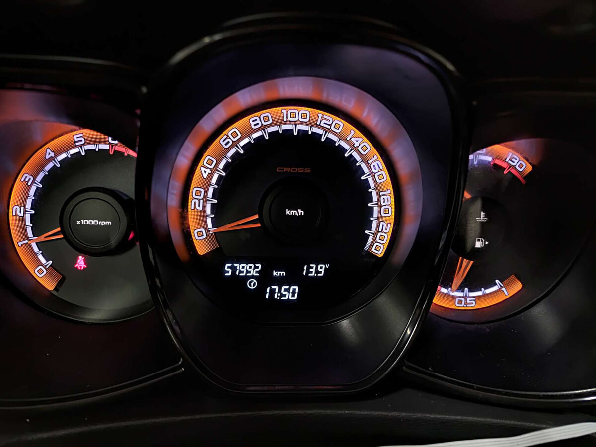 Lada (ВАЗ) Vesta с пробегом — 2019 год. Фото: #11