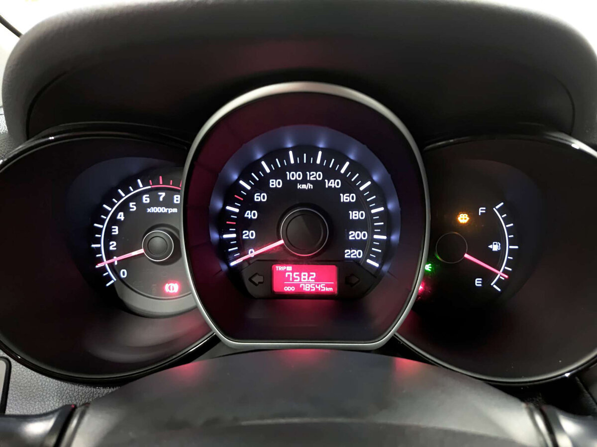 Kia Rio с пробегом — 2014 год. Фото: #11