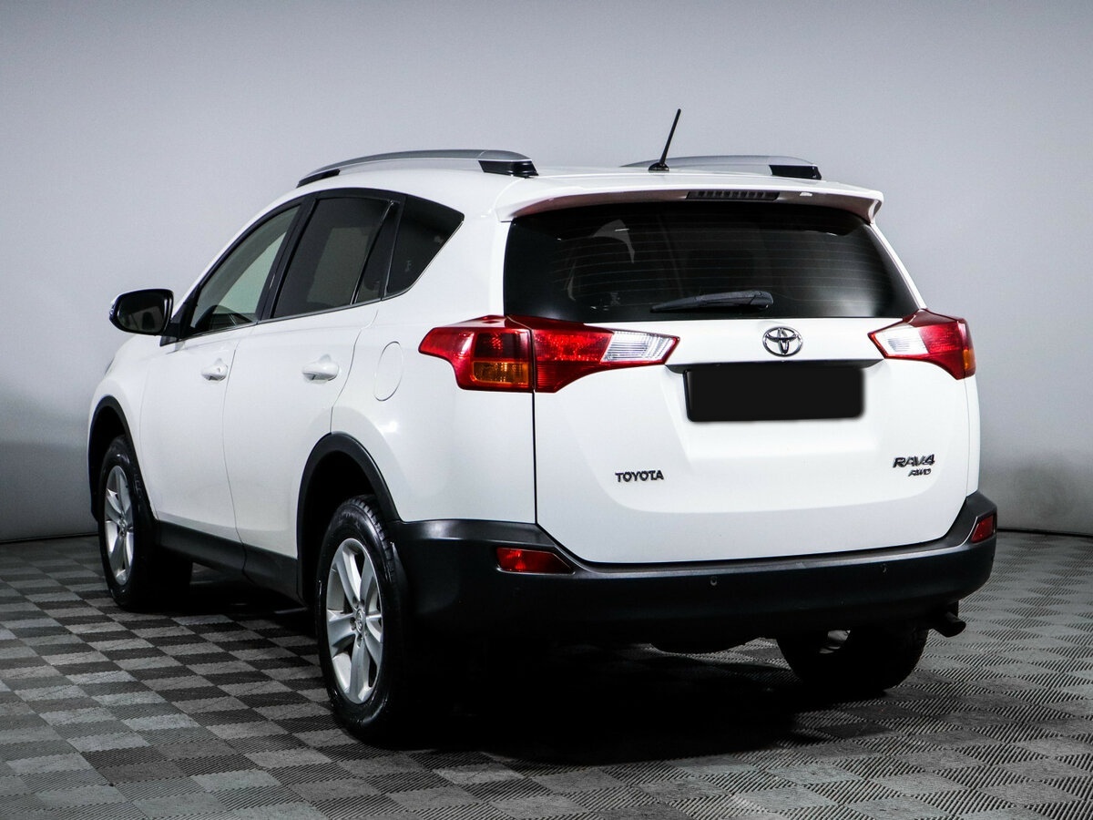 Toyota RAV4 с пробегом — 2013 год. Фото: #6