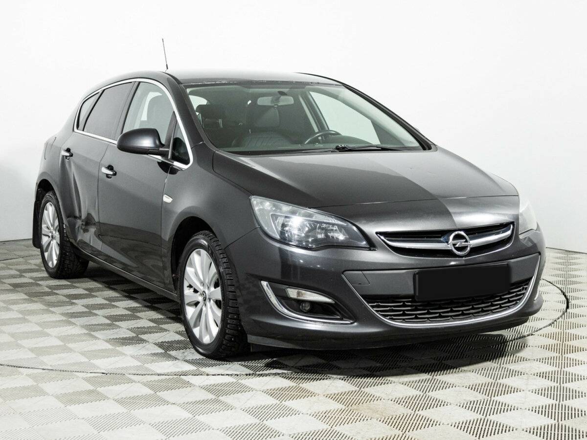 Opel Astra с пробегом — 2013 год. Фото: #0
