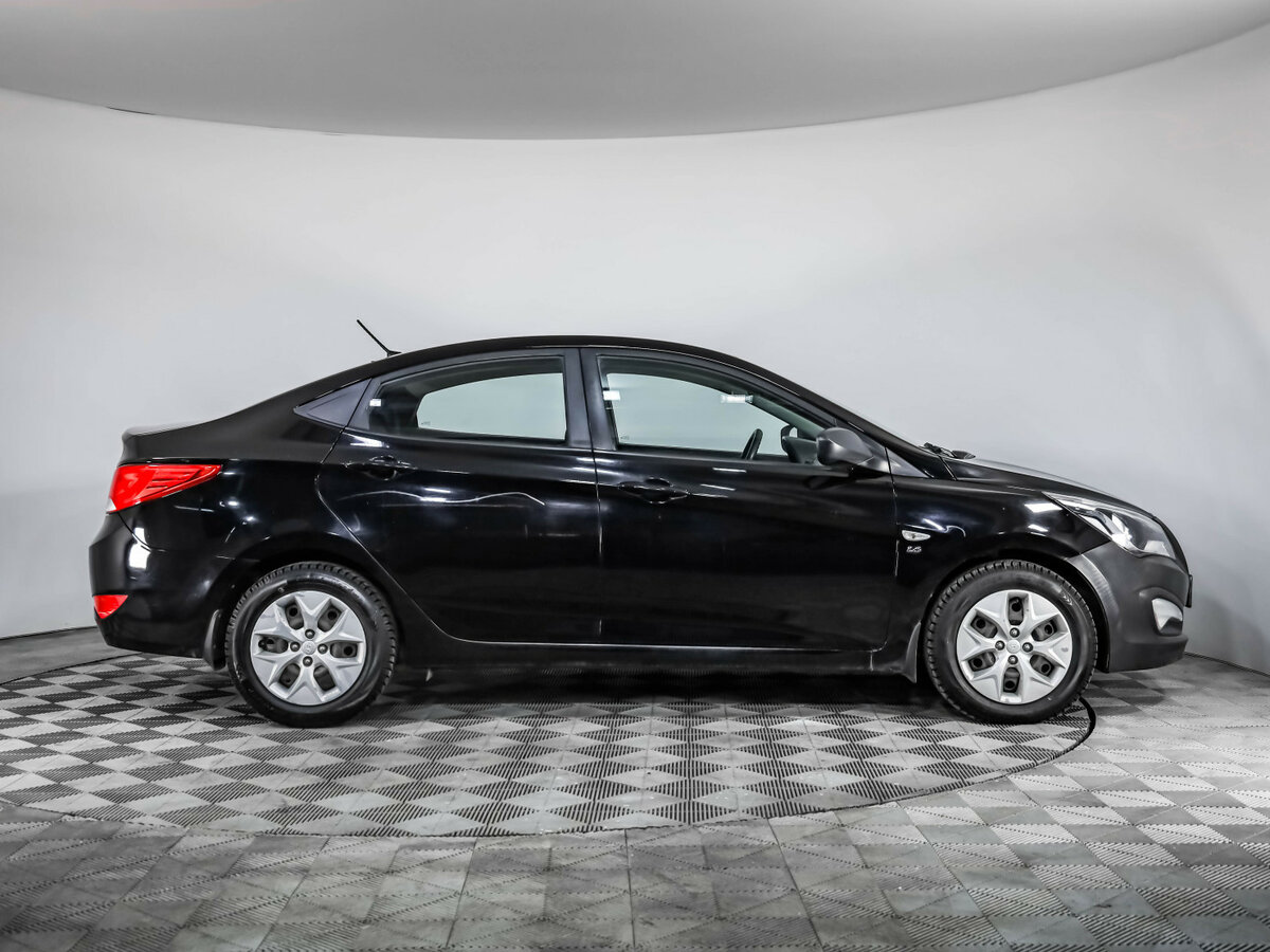 Hyundai Solaris с пробегом — 2016 год. Фото: #3