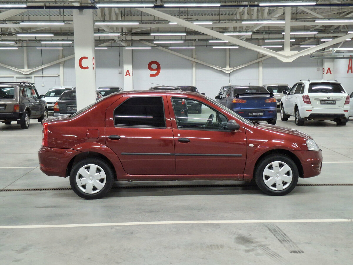 Renault Logan с пробегом — 2012 год. Фото: #3